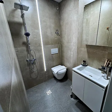 Spartan Nest Modern Cozy Lejlighed