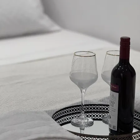 Spartan Nest Modern Cozy * Esparta