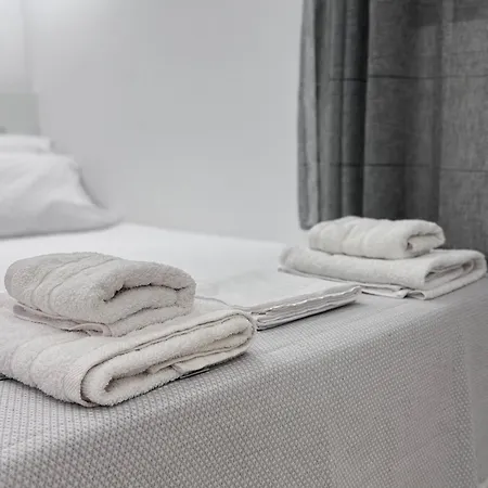 Spartan Nest Modern Cozy Esparta