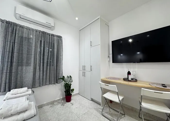 Spartan Nest Modern Cozy Sparta